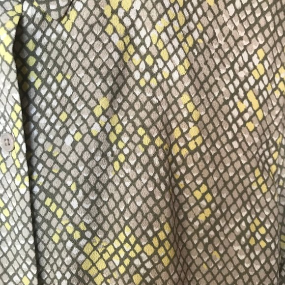 NWT Equipment Essential Snake Print Button Blouse M - Picture 13 of 16